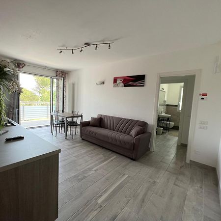 Appartamenti Residence Giardini Ричоне Екстериор снимка