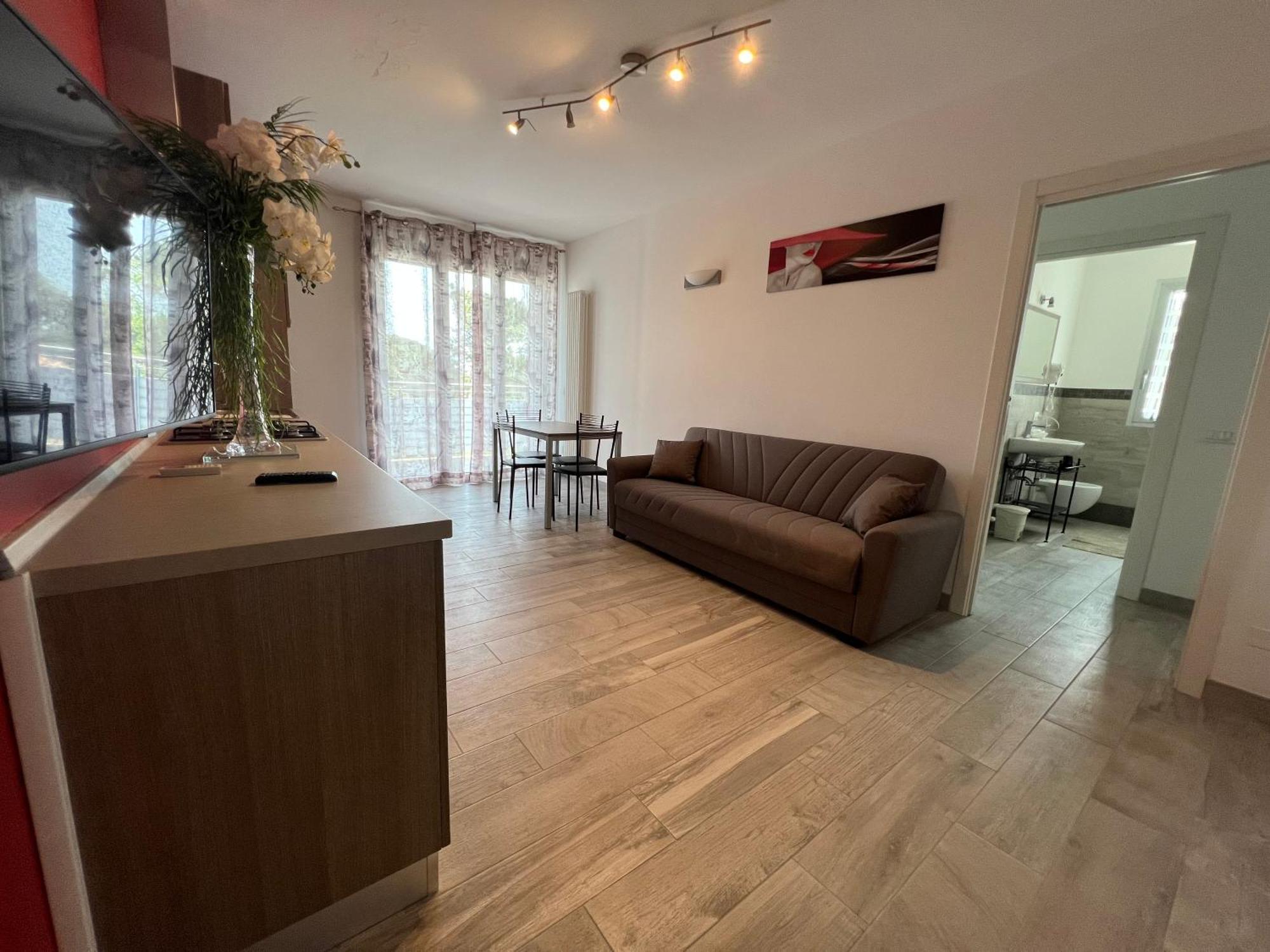 Appartamenti Residence Giardini Ричоне Екстериор снимка