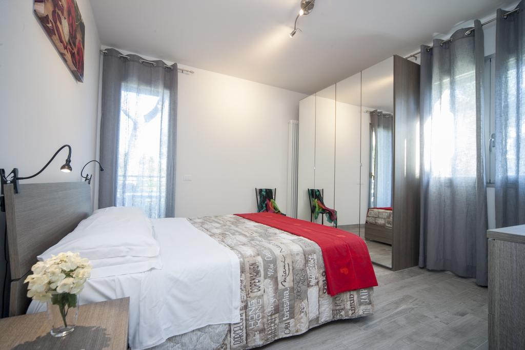 Appartamenti Residence Giardini Ричоне Екстериор снимка