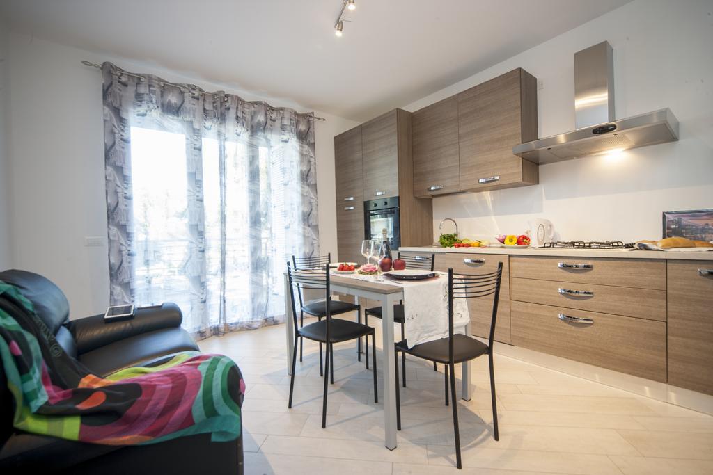 Appartamenti Residence Giardini Ричоне Екстериор снимка