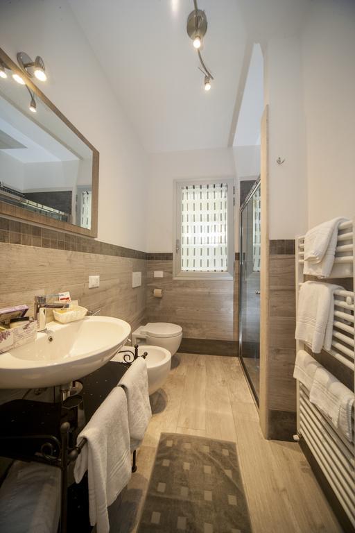 Appartamenti Residence Giardini Ричоне Екстериор снимка